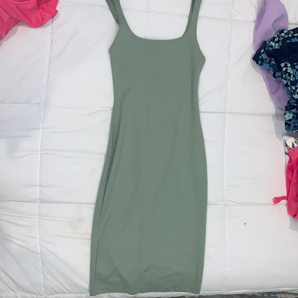 Green bodycon midi dress